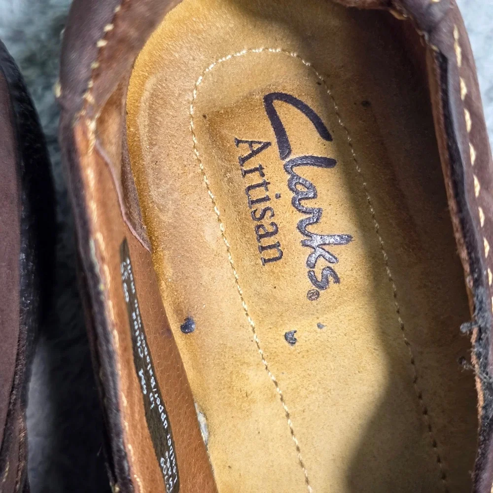 Clarks Artisan Earthy Loafers Brown Leather Button Detail Womens 6M Excellent‎
